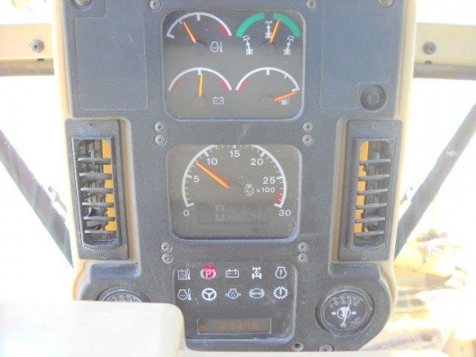 140H #APM01*** ปี2004 8,137ชม. พร้อมScarifierมือ1 (ยี่ห้อ Diamond) 140H #APM01*** ปี2004 8,137ชม. พร้อมScarifierมือ1 (ยี่ห้อ Diamond)