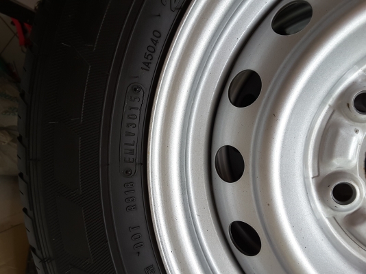 กะทะขอบ 15 6รู พร้อมยาง 215 70 15 ปี 15 ชุดล่ะ 7800