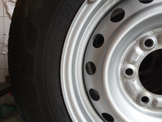 ล้อขอบ 15 4รู 100 พร้อมยาง ชุดล่ะ 6500