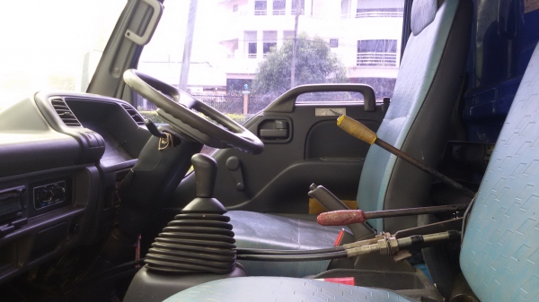 ขายด่วนรถบรรทุก 6 ล้อดัมพ์   ISUZU NQR  ปีจดทะเบียน 2548