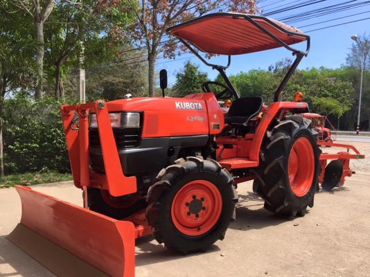 ขายรถไถKubota L3408 (4WD) พร้อมใบมีดหน้าและผานบุกเบิกใหม่ๆ รถพร้อมใช้งาน
