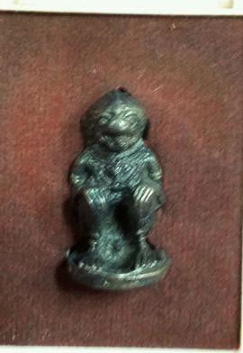 หลวงปู่ทิม วัดละหารไร่ จ.ระยอง  หนุมาน 500 ก้นอุดผง เก่ากริปๆ กล่องเดิม