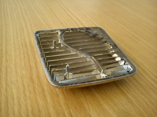 โลโก้ Toyota ตัวนอก ตัวหนาๆ