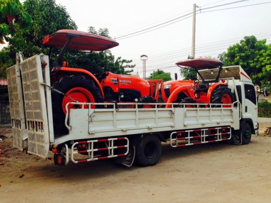 คูโบต้า L4708 4 WD พร้อมใบมีดตราช้าง ทำงาน 739 ชั่วโมง จดทะเบียน พ.ย.2556