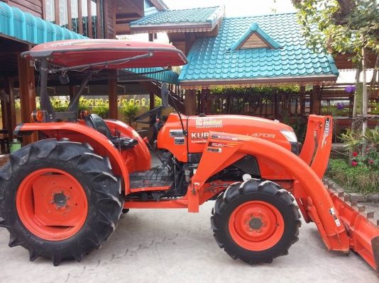 คูโบต้า L4708 4 WD พร้อมใบมีดตราช้าง ทำงาน 739 ชั่วโมง จดทะเบียน พ.ย.2556