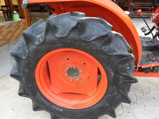 คูโบต้า L4708 4 WD พร้อมใบมีดตราช้าง ทำงาน 739 ชั่วโมง จดทะเบียน พ.ย.2556