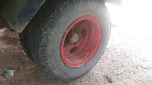 รถอีซุซุ 6 ล้อดั้ม 100 แรงม้า.  ปี 2519. ( รถประกอบ. )   สนใจติดต่อ  081 - 6079515