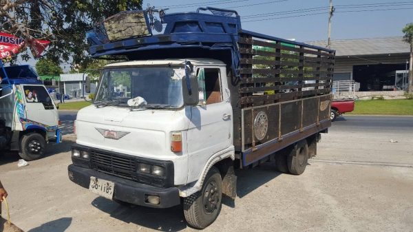 หกล้อKM310 เครื่องDQ 100 เครื่องคัชซีสวย กะบะดีหัวไม่ผุ พร้อมใช้ทะเบียน.ม 79 เล่มเอกสารครบ