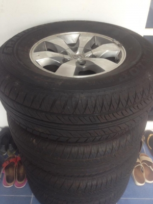 ขายล้อวีโก้พร้อมยางใหม่ 265/70/16