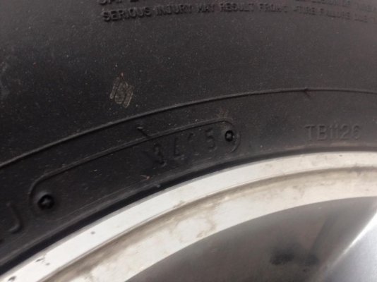 ขายล้อวีโก้พร้อมยางใหม่ 265/70/16