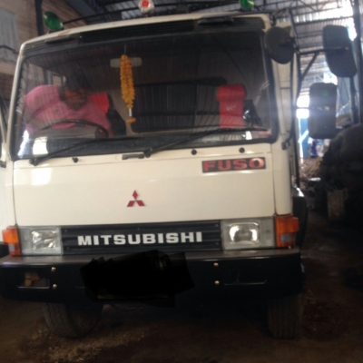 สิบล้อ มิตซู ไอ้หลง FN527MA 6D16-195 ดั้มสวยๆ เกียร์10สปีส 2เพา สภาพดีสวยเดิมพร้อมใช้ ทะเบียนพร้อมโอ ราคา655,000บ.รถสวยน่าใช้