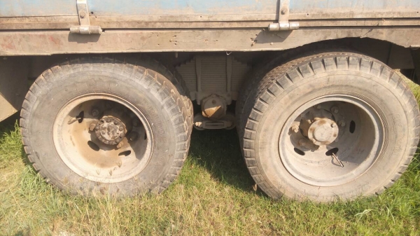 ขาย 10 ล้อ เพลาเดียว HINO KT925 คัสซีสวยจัดตลอดเส้น เครื่อง HO7C 180 แรงม้า ช่วงล่างใหญ่ วางหัว F18 พวงมาลัยพาวเวอร์ ทะเบียนพร้อมโอนครับ