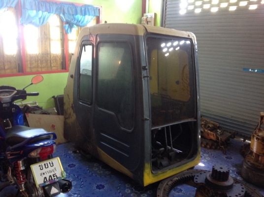 หัวเก๋ง KOMATSU PC 200-ุ6 พร้อมคอนโทรนมือ สภาพดี