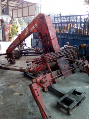 เครนยี่ห้อUNIC 2ตัน