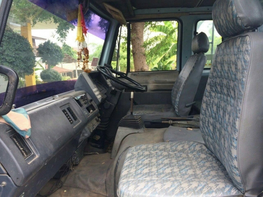 รถอีซูซุ 6 ล้อ ติดเครน 3 ตัน FRR 175 แรงม้า  ปี 48.   สนใจติดต่อ  081 - 6079515