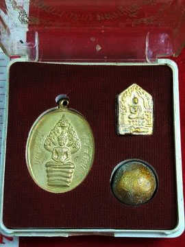 หลวงปู่ทิม วัดละหารไร่ จ.ระยอง  ชุดกรรมการเล็ก 3 มงคล เก่าสวยชัดเจน มีโค๊ดจับใจ