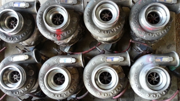 ขายเทอร์โบ holset hx40 เก่าญี่ปุ่น ลูกเดียว 15,000  10ลูกขึ้นไปราคาส่ง