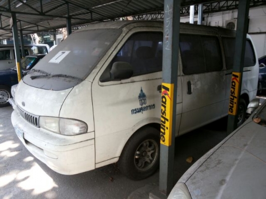 KIA เป็นรถมือเดียว ตัวรถสวย เดิมๆ เครื่องเดิม ภายในสวย รถจอดไม่ได้ใช้งาน