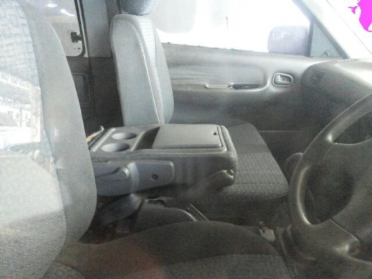 KIA เป็นรถมือเดียว ตัวรถสวย เดิมๆ เครื่องเดิม ภายในสวย รถจอดไม่ได้ใช้งาน