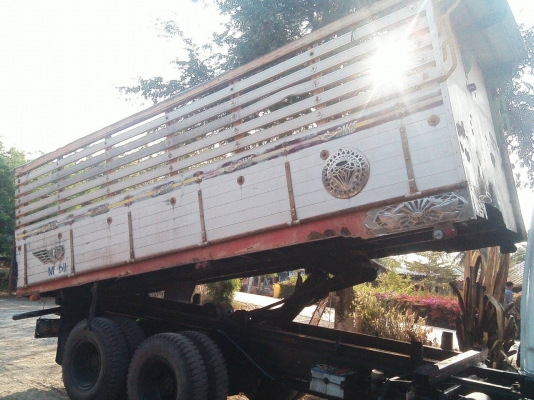 ต้องการขายรถสิบล้อ