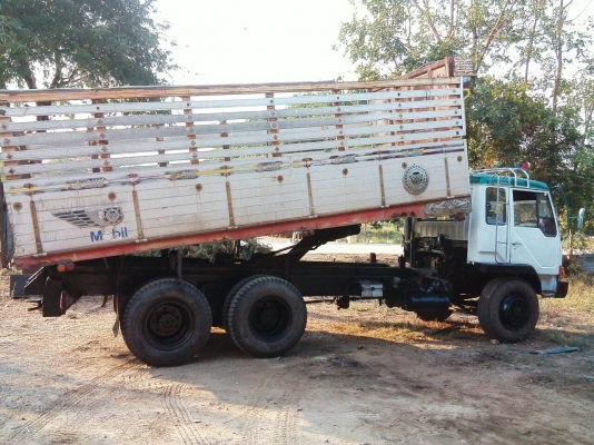 ต้องการขายรถสิบล้อ