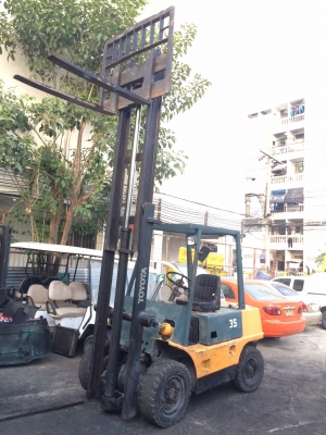 ขายรถยกโฟร์คลิฟท์ดีเซลยี่ห้อ TOYOTA ยกได้3.5 ตัน เสาสูง3.5 เมตร ขายรถยกโฟร์คลิฟท์ดีเซลยี่ห้อ TOYOTA ยกได้3.5 ตัน เสาสูง3.5 เมตร