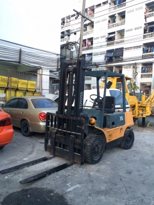ขายรถยกโฟร์คลิฟท์ดีเซลยี่ห้อ TOYOTA ยกได้3.5 ตัน เสาสูง3.5 เมตร ขายรถยกโฟร์คลิฟท์ดีเซลยี่ห้อ TOYOTA ยกได้3.5 ตัน เสาสูง3.5 เมตร