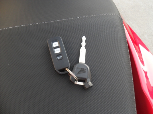 HONDA PCX ปี 2015 สีแดง ไฟ LED 150.cc