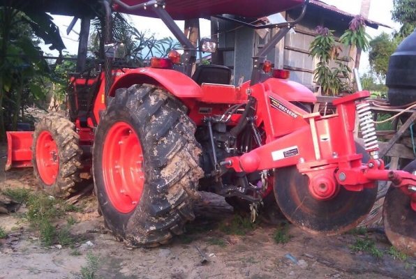 KOBOTA M6040 - 2 เพลา ปี 58 ทำงาน 150 ชม. รถสวยจัดพร้อมใช้งานได้เลยครับ อุปกรณ์ครบพร้อมมีใบดันหน้า ผานพรวน 6 ชุดล่างแน่นเต็มดีสุดๆครับ ขายดาวน์เปลี่ยนสัญญาโอนสิทธิ์ได้เลยครับ ราคาต่อรองเงินดาวน์ได้ครับ