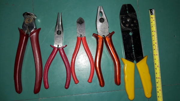 ขายเครื่องมือช่างไฟฟ้าใหม่เก่าเก็บ5ชิ้น