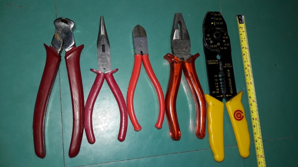 ขายเครื่องมือช่างไฟฟ้าใหม่เก่าเก็บ5ชิ้น