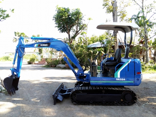 ขายรถขุดแม็กโคร KOBELCO SK024 สภาพพร้อมใช้งาน รถนำเข้าจากญี่ปุ่นแท้ ติดต่อ 086-775-7900 086-324-1992