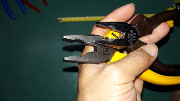 ขายคีมปากจิ้งจกUNIOR ขนาด6.5" และ5.5"งานเก่าสโลวีเนียเก่าเก็บ