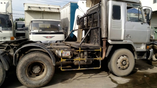 สิบล้อ หัวลาก 2เพา นิสัน UD 280แรง สภาพดีสวยพร้อมใช้ เล่มทะเบียนพร้อมโอน