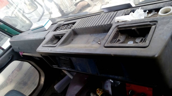 สิบล้อ หัวลาก 2เพา นิสัน UD 280แรง สภาพดีสวยพร้อมใช้ เล่มทะเบียนพร้อมโอน