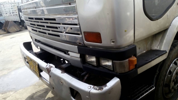 สิบล้อ หัวลาก 2เพา นิสัน UD 280แรง สภาพดีสวยพร้อมใช้ เล่มทะเบียนพร้อมโอน