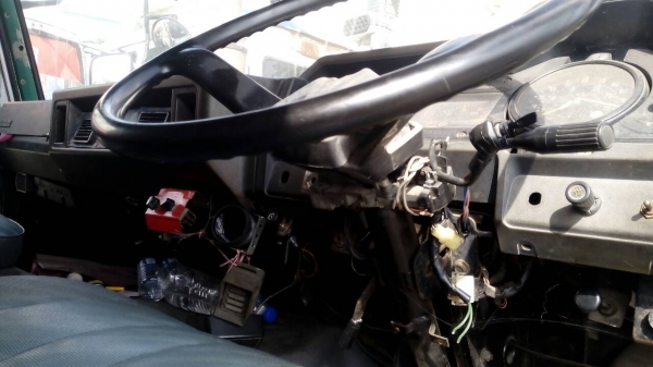 สิบล้อ หัวลาก 2เพา นิสัน UD 280แรง สภาพดีสวยพร้อมใช้ เล่มทะเบียนพร้อมโอน