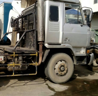 สิบล้อ หัวลาก 2เพา นิสัน UD 280แรง สภาพดีสวยพร้อมใช้ เล่มทะเบียนพร้อมโอน