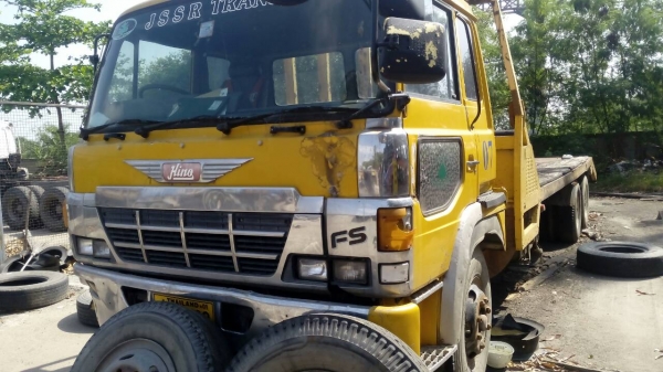ขาย685,000บ เทนเลอร์ 2เพา บรรทุกแม็คโค 200-320 สิบล้อ2เพา ฮีโน่ FR 639B EK100-260แรง สโลส 2เพาใหญ่ สภาพดีใช้งานได้ปกติ เล่มทะเบียนพร้อมโอน