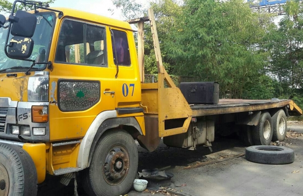 ขาย685,000บ เทนเลอร์ 2เพา บรรทุกแม็คโค 200-320 สิบล้อ2เพา ฮีโน่ FR 639B EK100-260แรง สโลส 2เพาใหญ่ สภาพดีใช้งานได้ปกติ เล่มทะเบียนพร้อมโอน