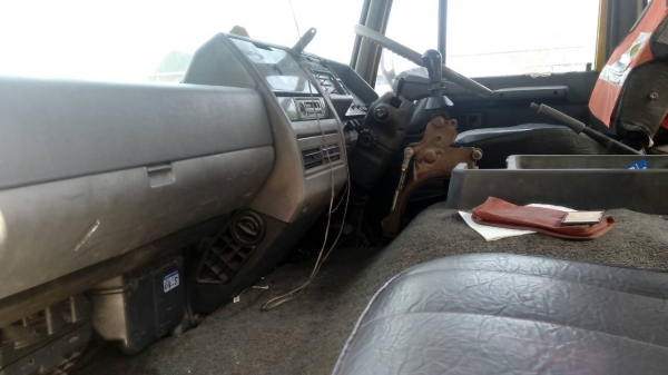 ขาย685,000บ เทนเลอร์ 2เพา บรรทุกแม็คโค 200-320 สิบล้อ2เพา ฮีโน่ FR 639B EK100-260แรง สโลส 2เพาใหญ่ สภาพดีใช้งานได้ปกติ เล่มทะเบียนพร้อมโอน