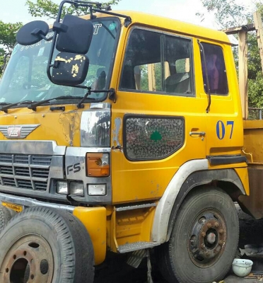 ขาย685,000บ เทนเลอร์ 2เพา บรรทุกแม็คโค 200-320 สิบล้อ2เพา ฮีโน่ FR 639B EK100-260แรง สโลส 2เพาใหญ่ สภาพดีใช้งานได้ปกติ เล่มทะเบียนพร้อมโอน