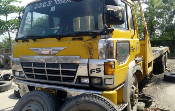 ขาย685,000บ เทนเลอร์ 2เพา บรรทุกแม็คโค 200-320 สิบล้อ2เพา ฮีโน่ FR 639B EK100-260แรง สโลส 2เพาใหญ่ สภาพดีใช้งานได้ปกติ เล่มทะเบียนพร้อมโอน