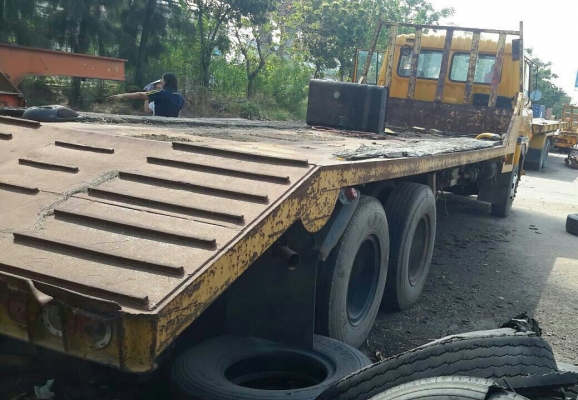 ขาย685,000บ เทนเลอร์ 2เพา บรรทุกแม็คโค 200-320 สิบล้อ2เพา ฮีโน่ FR 639B EK100-260แรง สโลส 2เพาใหญ่ สภาพดีใช้งานได้ปกติ เล่มทะเบียนพร้อมโอน