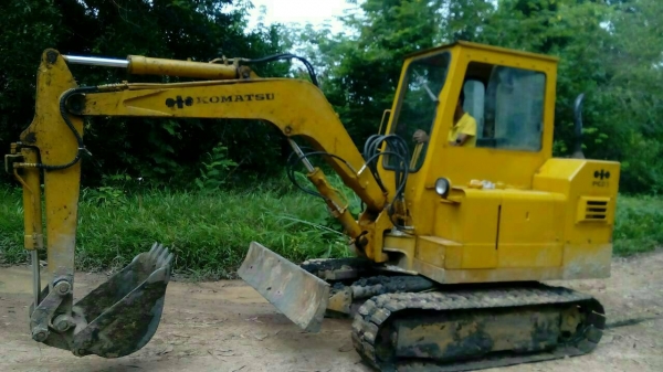 ขายรถแบคโฮ KOMATSU PC20-1 พร้อมหางเทรลเลอร์ ราคา 150000
