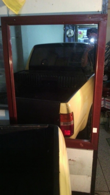 กระจกกรอบไม้สัก อายุมากกว่า 20 ปี เป็นชิ้นงานไม้สัก ขนาด 80x100 สภาพสวย ใครสนใจนำไปสะสมในบ้านโทรคุยกันครับ 0894409770 กร