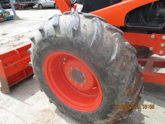 ขายครับ แทรคเตอร์มือสอง 1 ในไม่กี่คันในไทย รุ่นใหญ่ใช้ดี เครื่องดี ทำงานได้ปกติครับ KUBOTA M135X สภาพสวยเกือบ 100\% ขายครับ แทรคเตอร์มือสอง 1 ในไม่กี่คันในไทย รุ่นใหญ่ใช้ดี เครื่องดี ทำงานได้ปกติครับ KUBOTA M135X สภาพสวยเกือบ 100\%