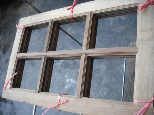 หน้าต่างไม้เต็ง กระจก 6 ช่อง