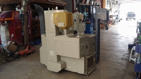 เครื่องสีข้าวกล้องเก่าญี่ปุ่น  SATAKE  รุ่น APS40 เก่าญี่ปุ่น สภาพสวยเครื่องพร้อมใช้งาน  ไม่เคยใช้งานในไทย