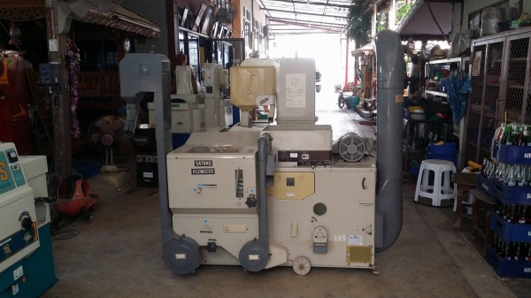 เครื่องสีข้าวกล้องเก่าญี่ปุ่น  SATAKE  รุ่น APS40 เก่าญี่ปุ่น สภาพสวยเครื่องพร้อมใช้งาน  ไม่เคยใช้งานในไทย